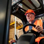 Crescimento das Empilhadeiras Elétricas Impulsiona Transição do Chumbo-Ácido para o Lítio