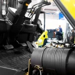 Empilhadeira contrabalançada: conceito, funcionamento e papel na logística industrial