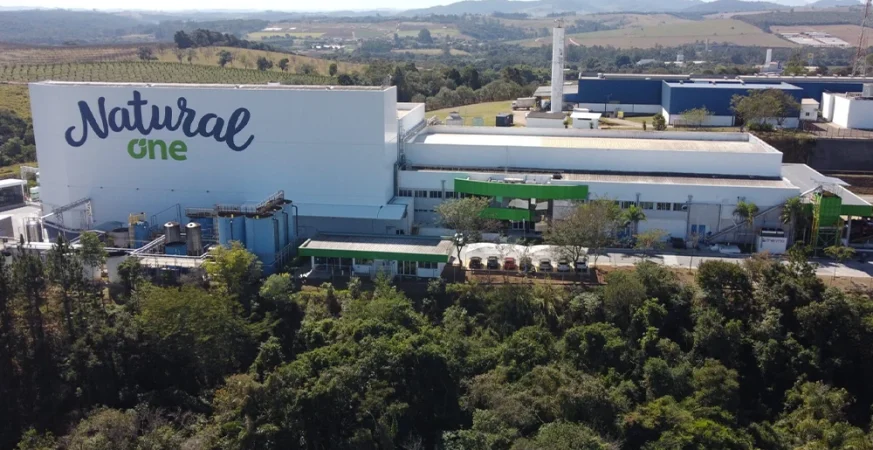 Fábrica da Natural One em Jarinu integrada ao sistema de pooling de paletes CHEP
