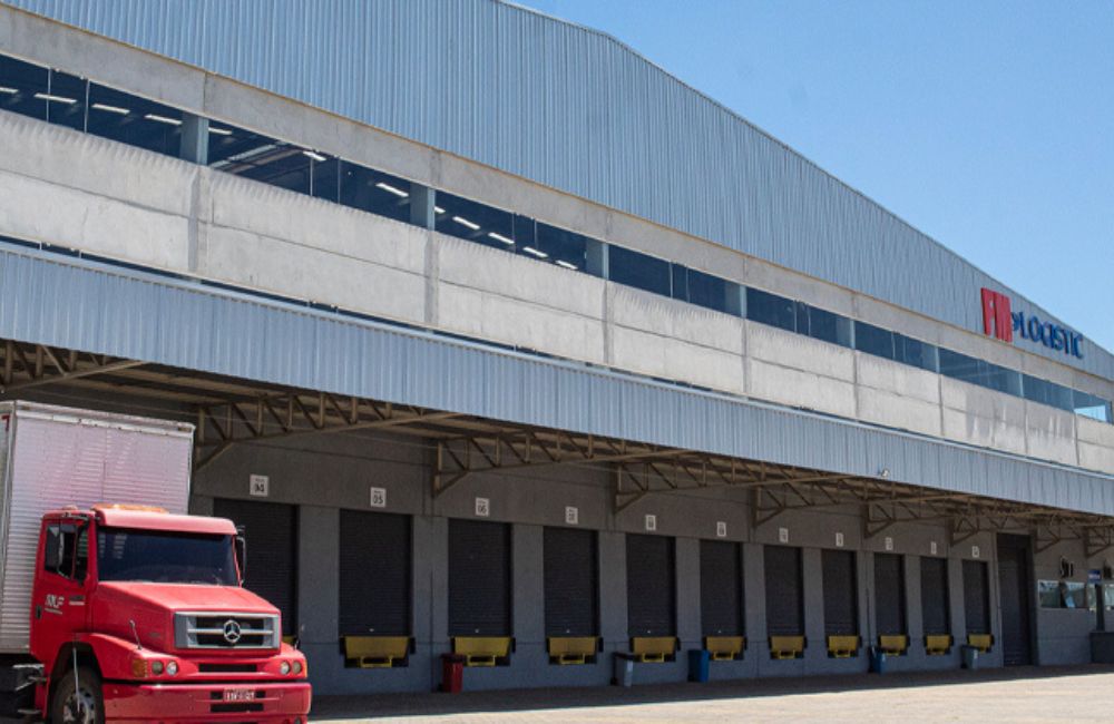 Vista aérea do condomínio logístico GLP Guarulhos II, agora sob gestão da Marq Logistics e Ares.