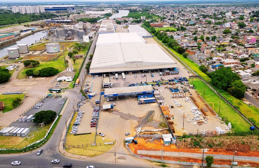 Vista aérea do novo hub logístico da Shopee em Canoas, Rio Grande do Sul, localizado no bairro Rio Branco.