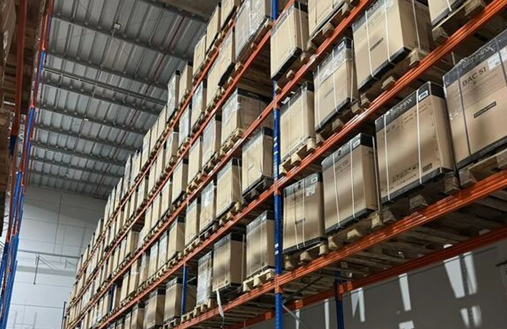 Armazém certificado pela Anvisa da Asia Shipping em Santa Catarina com estrutura porta-paletes para armazenagem de medicamentos